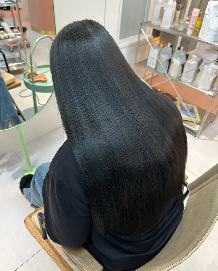 ロング カラー 黒髪 トリートメント 安井 美咲希のヘアスタイル