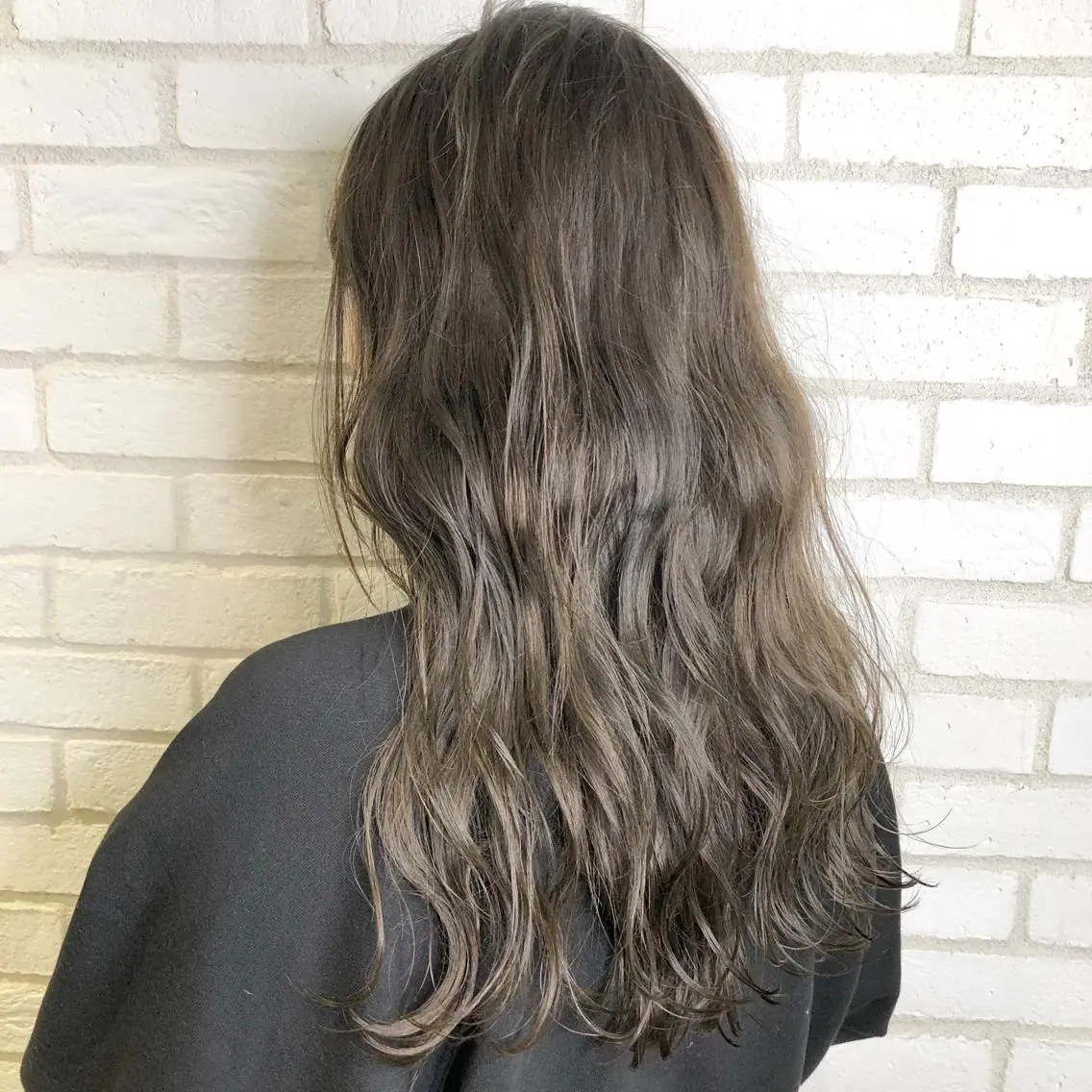 ロング カラー ダークグレー ダークグレージュ グレージュ 佐藤 高徳のヘアスタイル