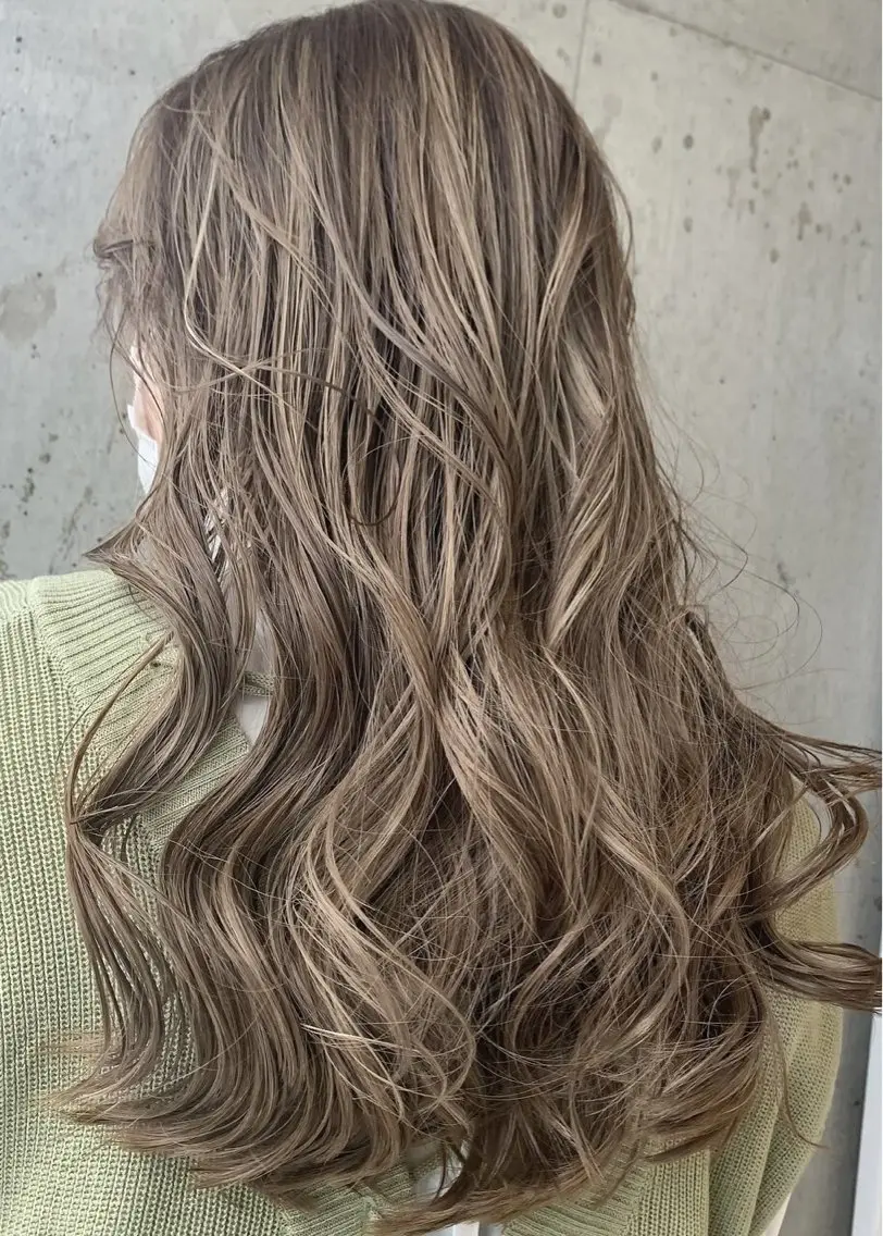 ミディアム カット ヘアカラー Lino by hoNuaのヘアスタイル