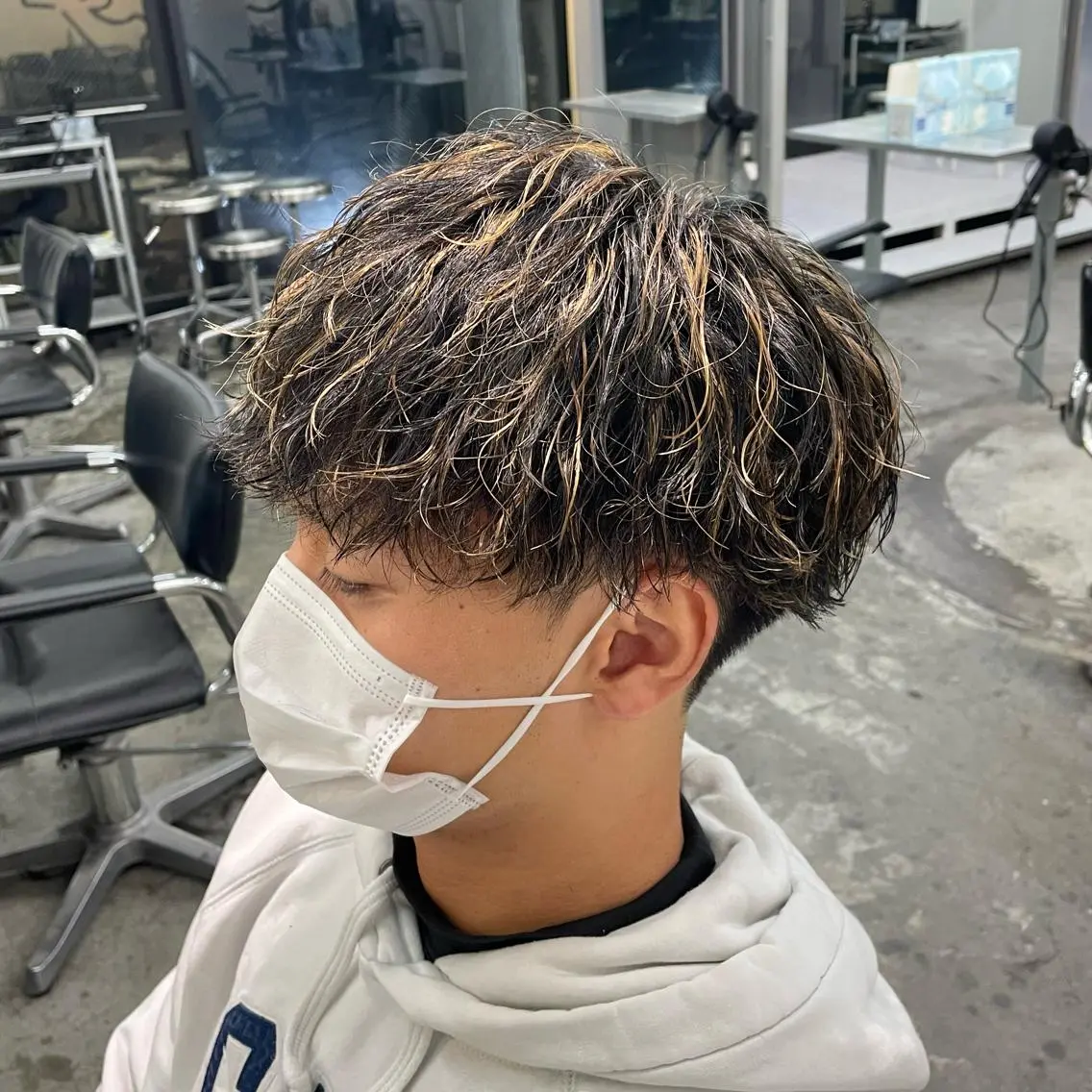 ◆ モテ髪確実💘◆ カット+ツイスト or スパイラルパーマ+ハイライトカラー💈平日限定💈 ※土日祝+1000円の写真