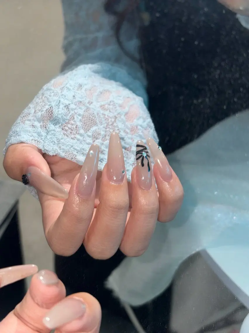 ネイル アートネイル ワンカラーネイル リボン シンプルネイル ストーンネイル フットネイル Mermaid Nail saraのネイルデザイン