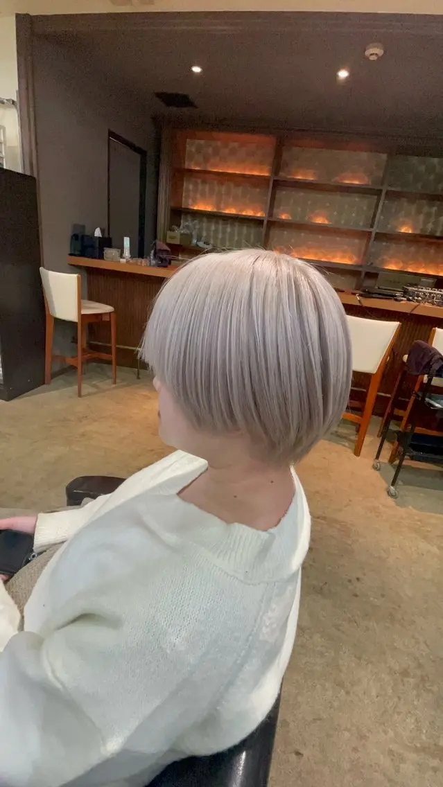 ショート カラー シルバー ホワイトシルバー ヘアカラー トリートメント ヘアセット PSY【サイ】 /池袋/RYUSEIのヘアスタイル