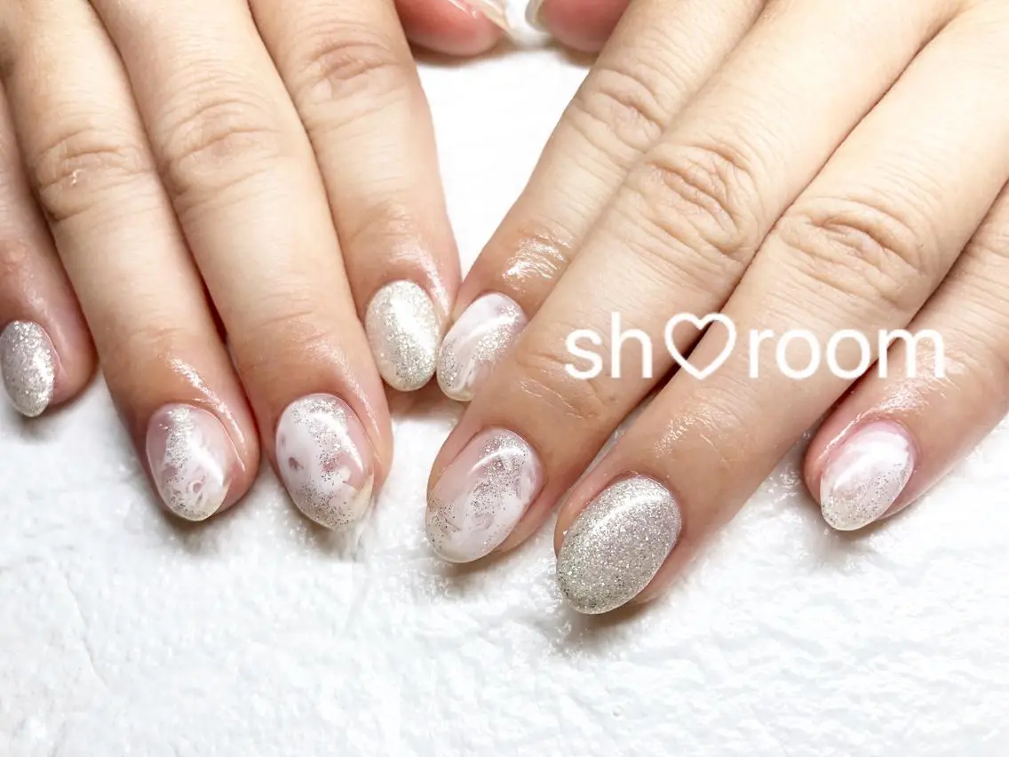 ネイル キラキラネイル 韓国ネイル ラメ(グリッター) ミラーネイル ニュアンスネイル Nail salon Ruuのネイルデザイン