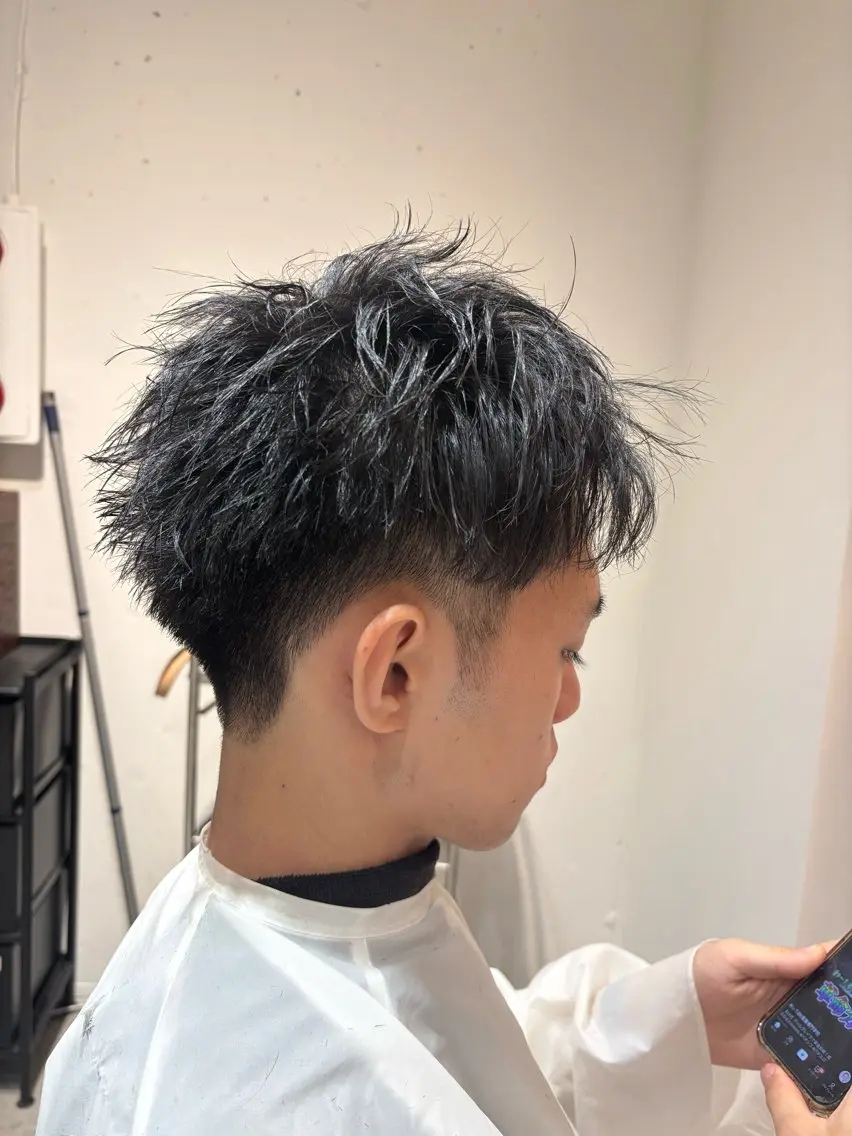 ショート メンズ 伊藤 利澄のヘアスタイル