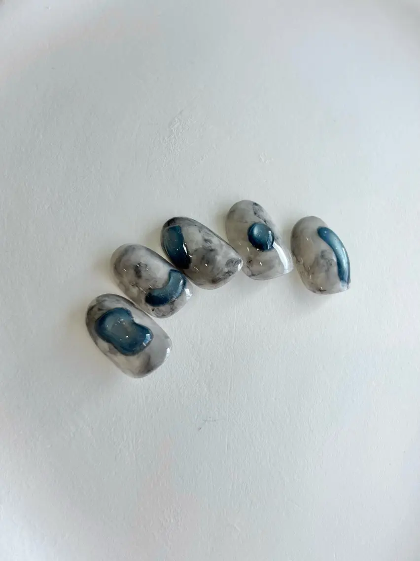 ネイル マグネットネイル ニュアンスネイル Umi Nail /Akariのネイルデザイン