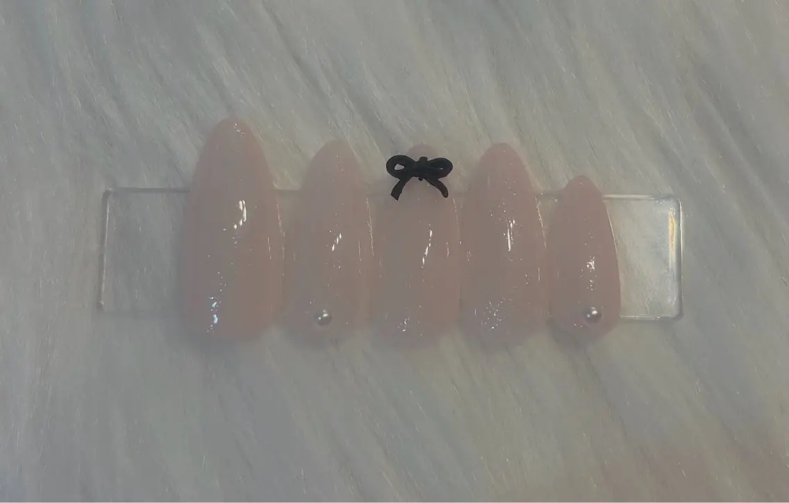 ネイル ジェルネイル ラメ(グリッター) ピンク リボン ハンドネイル M🎀 nailのネイルデザイン
