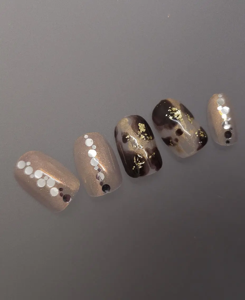 ネイル アニマル柄 ジェルネイル ニュアンスネイル パラジェル 冬ネイル puku nail 🌼kazu🌼のネイルデザイン