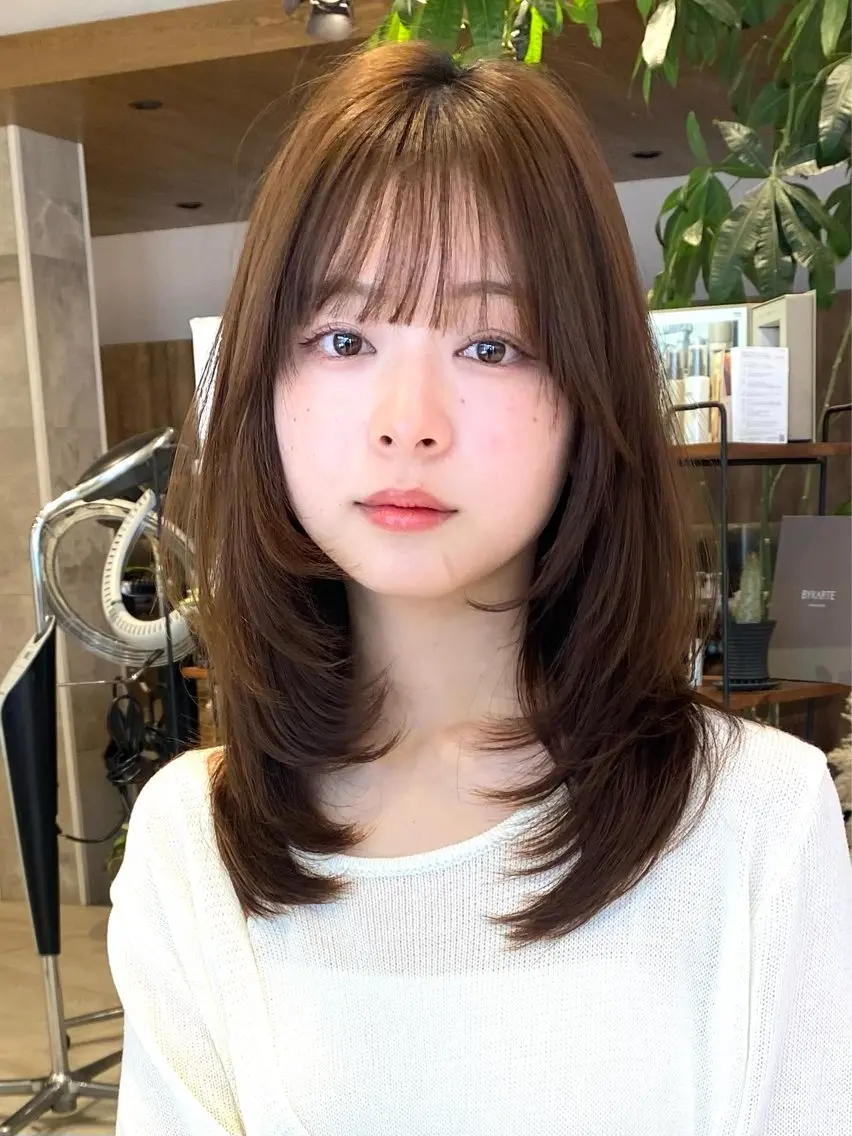 セミロング カラー ベージュカラー 透明感カラー モカベージュ 門谷 百恵のヘアスタイル