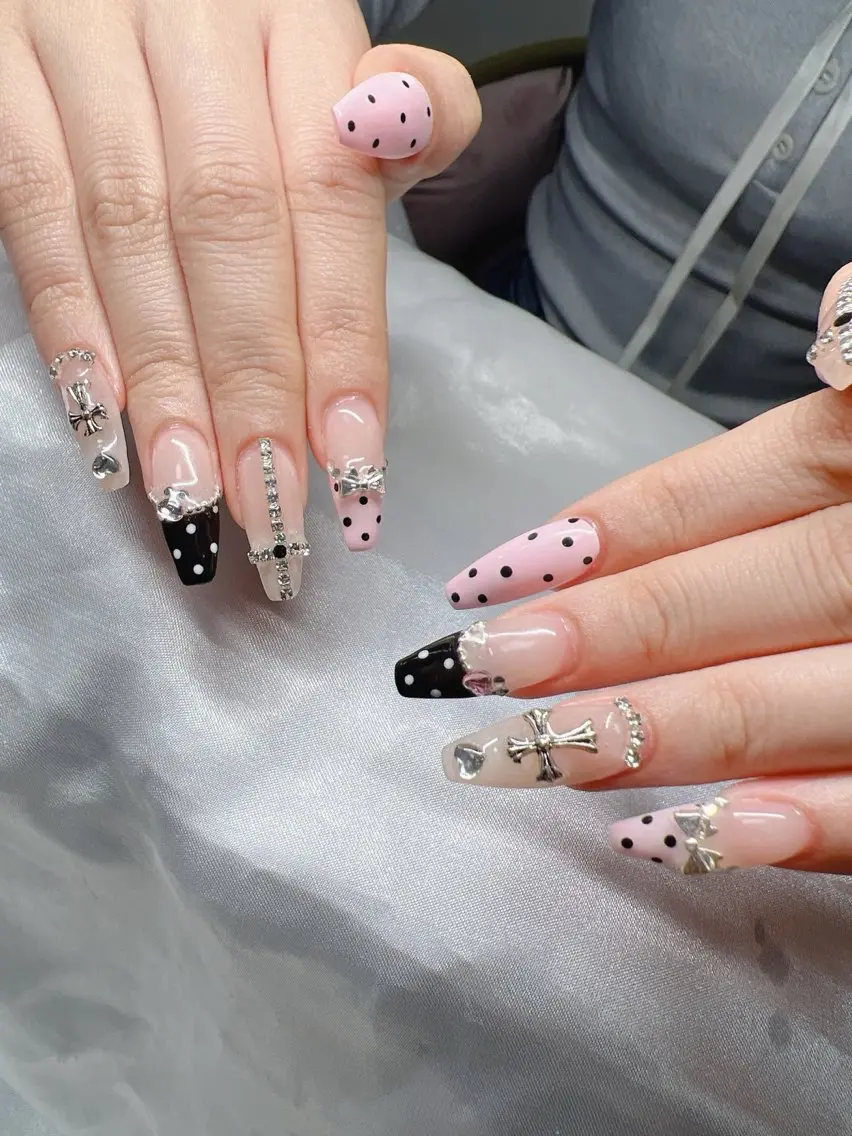 ネイル 長さ出し グラデーション 卒業式 キラキラネイル マグネットネイル ハンドネイル Lee Nailsのネイルデザイン