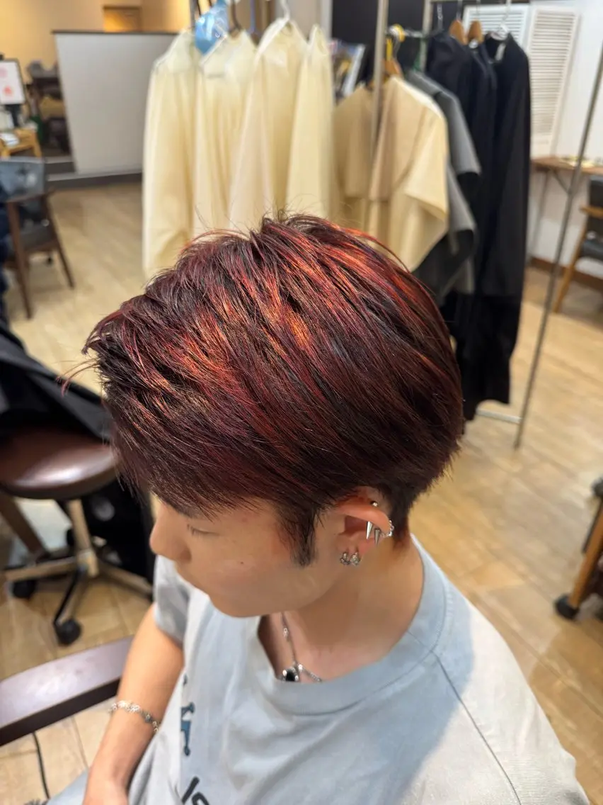カラー メッシュ 八木 輝のヘアスタイル