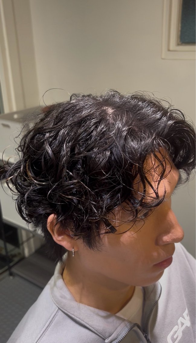 パーマ メンズ メンズパーマ スパイラルパーマ パーマ 岡部 悠陽のヘアスタイル