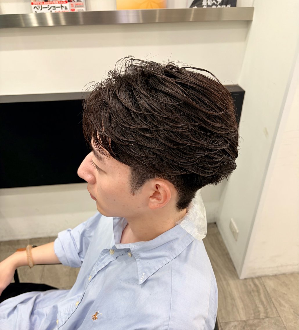パーマ メンズ センターパート フェザーパーマ メンズパーマ 縮毛矯正 ニュアンスパーマ カット パーマ 静岡 / 毛流れ特化 /メンズヘア/真大のヘアスタイル