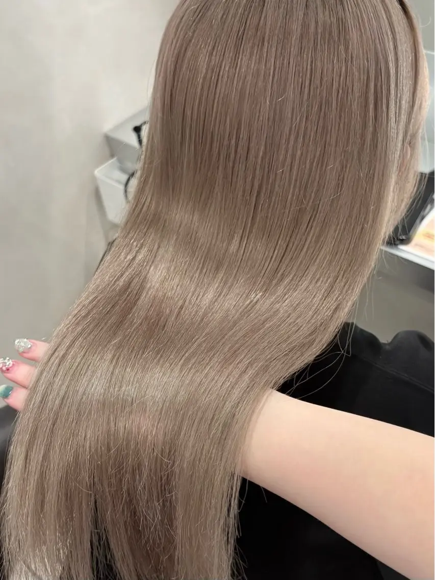 ロング ヘアカラー トリートメント 上品ハイトーン×艶 カラー🤍／ふうかのヘアスタイル
