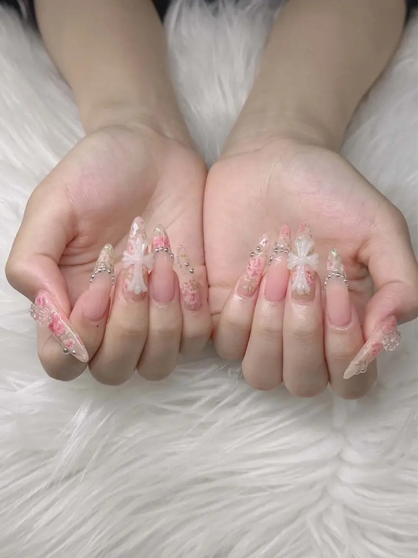 ネイル Lee Nailsのネイルデザイン