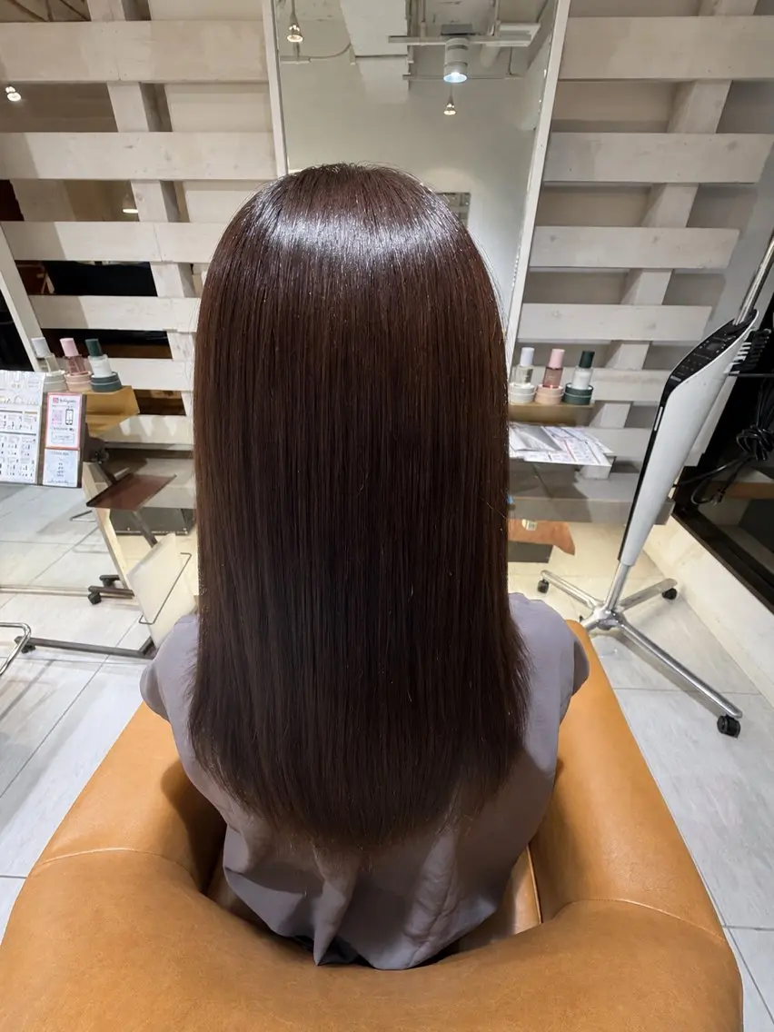 カラー 入田 萌香のヘアスタイル