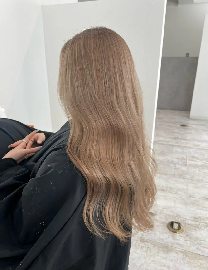 ロング カラー ベージュカラー ミルクティーベージュ ヘアカラー トリートメント 指名数No.1 /NAOYAのヘアスタイル