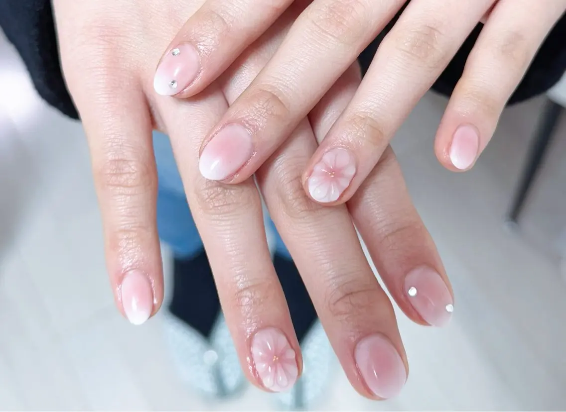 ネイル アートネイル オーロラネイル チークネイル フレンチネイル ガラスフレンチ 🎀🎀YooLi Nail Salonのネイルデザイン