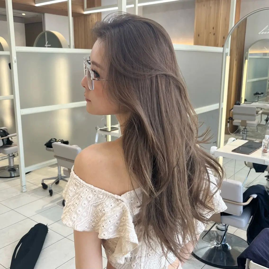 ロング カラー 似合わせレイヤー/ 透明感カラーのヘアスタイル
