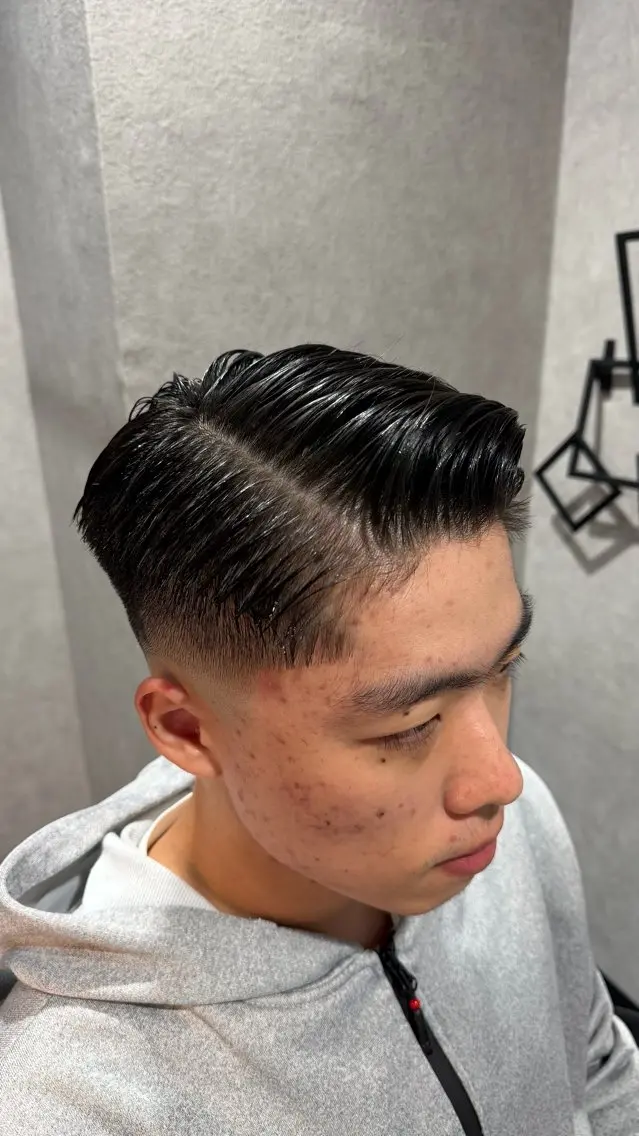 ショート メンズ 小松 奏翔のヘアスタイル