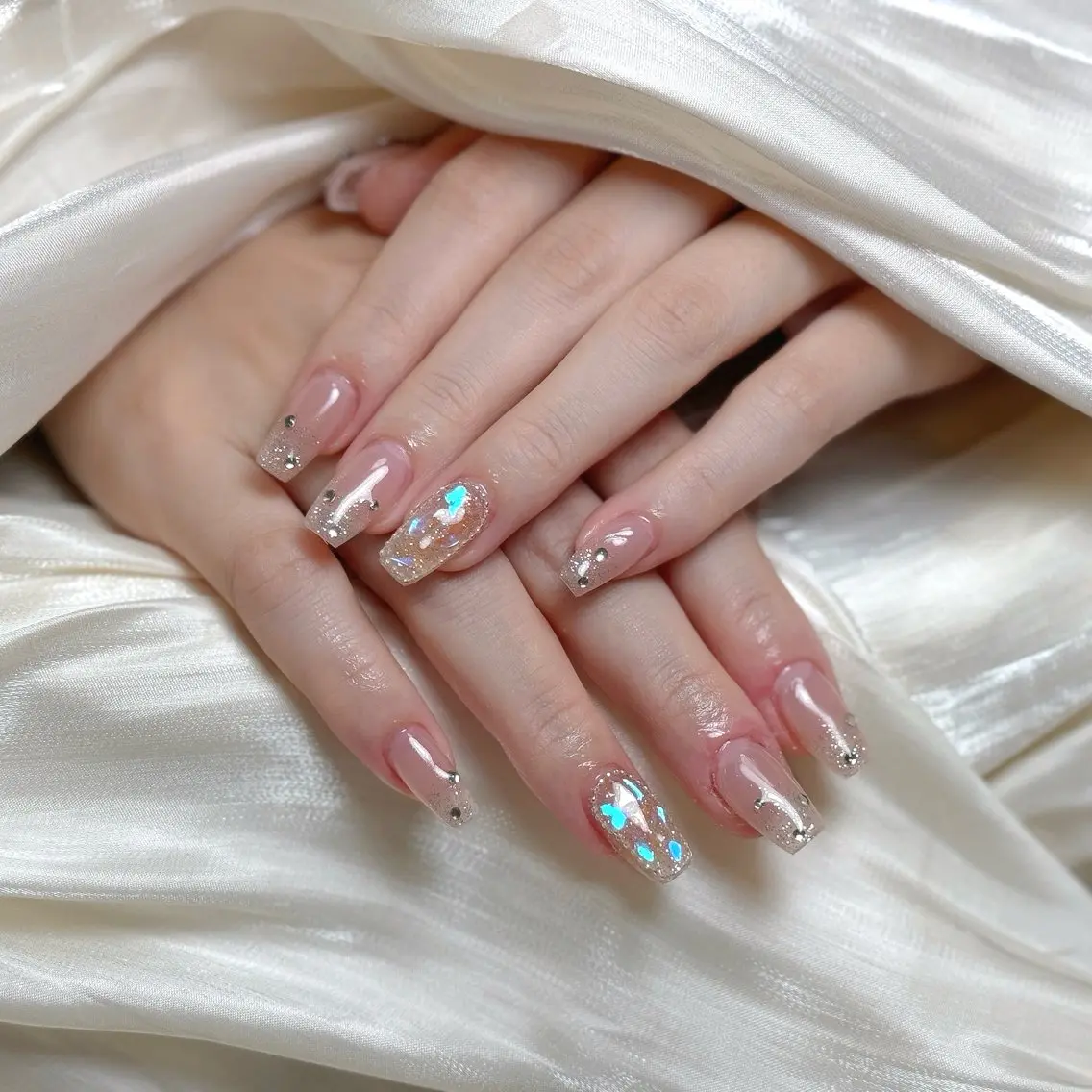 ネイル 長さ出し 氷ネイル・うるうるネイル ネイルチップ ハンドネイル Maggie nailクロのネイルデザイン
