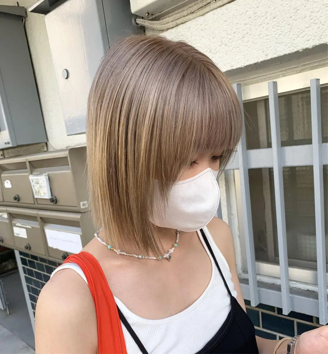 ミディアム カラー ベージュカラー ホワイトベージュ 外国人風カラー 似合わせカラー🫶 小川千波のヘアスタイル