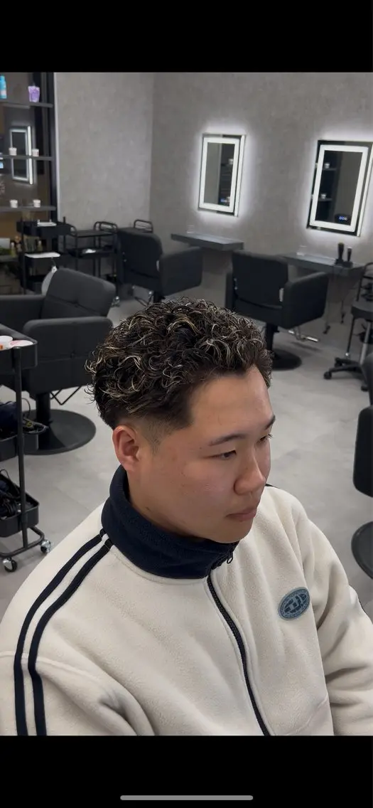 カラー メンズ メンズメッシュ メンズパーマ メンズショート メッシュ カット ヘアカラー 【札幌メンズ特化】 つばさ🔥のヘアスタイル