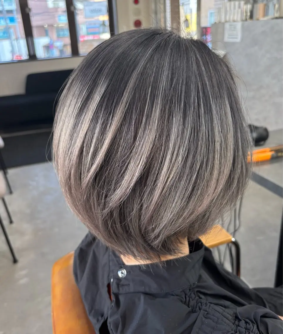 ショート レイヤーカット ショートヘア ヘアカラー nico麻生　長谷川 裕月のヘアスタイル