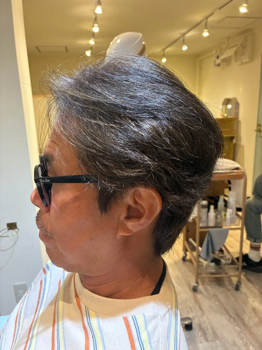 カラー メンズ 鍋島 くるみのヘアスタイル