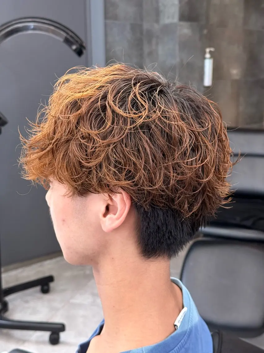 ミディアム パーマ メンズ ミディアムパーマ メンズパーマ カット ヘアカラー パーマ 🇺🇸メンズ特化/ 四辻 凱斗🇺🇸のヘアスタイル
