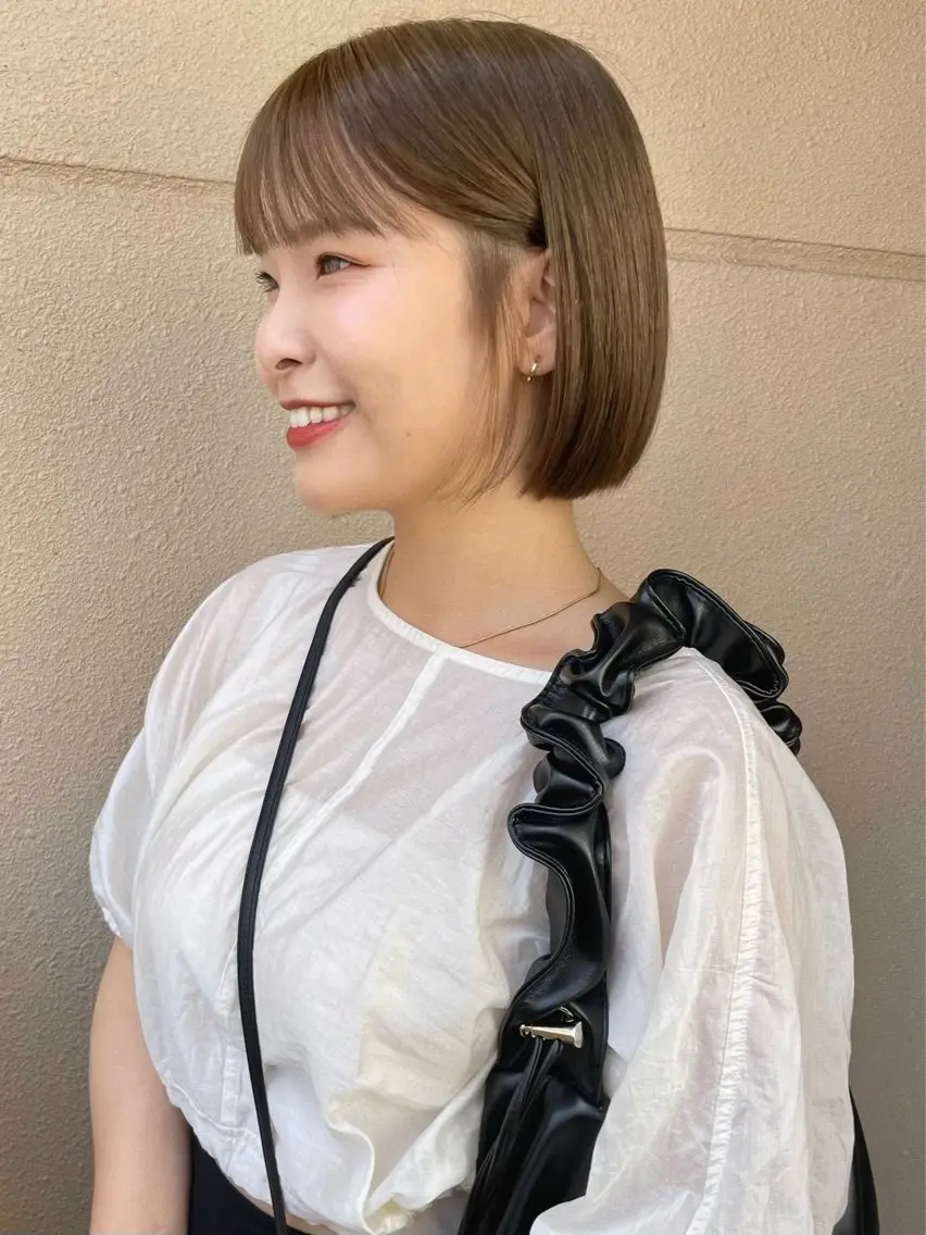 ショート カラー ベージュカラー オリーブベージュ ボブ 長井 徹行のヘアスタイル