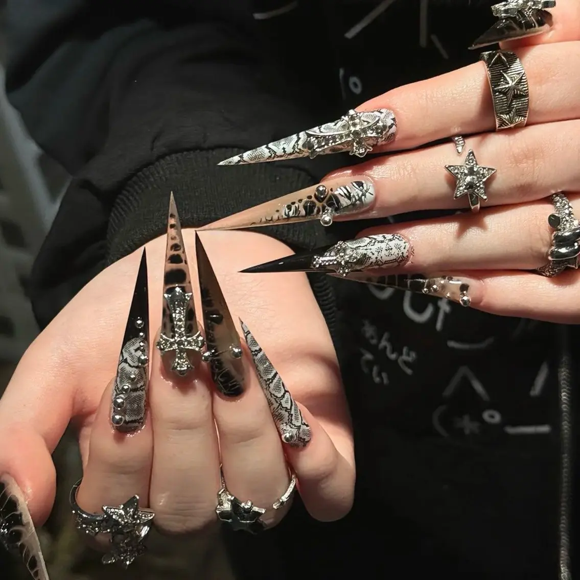 ネイル アニマル柄 ジェルネイル 韓国ネイル ロングネイル スカルプネイル ハンドネイル Blingg NailStudioのネイルデザイン