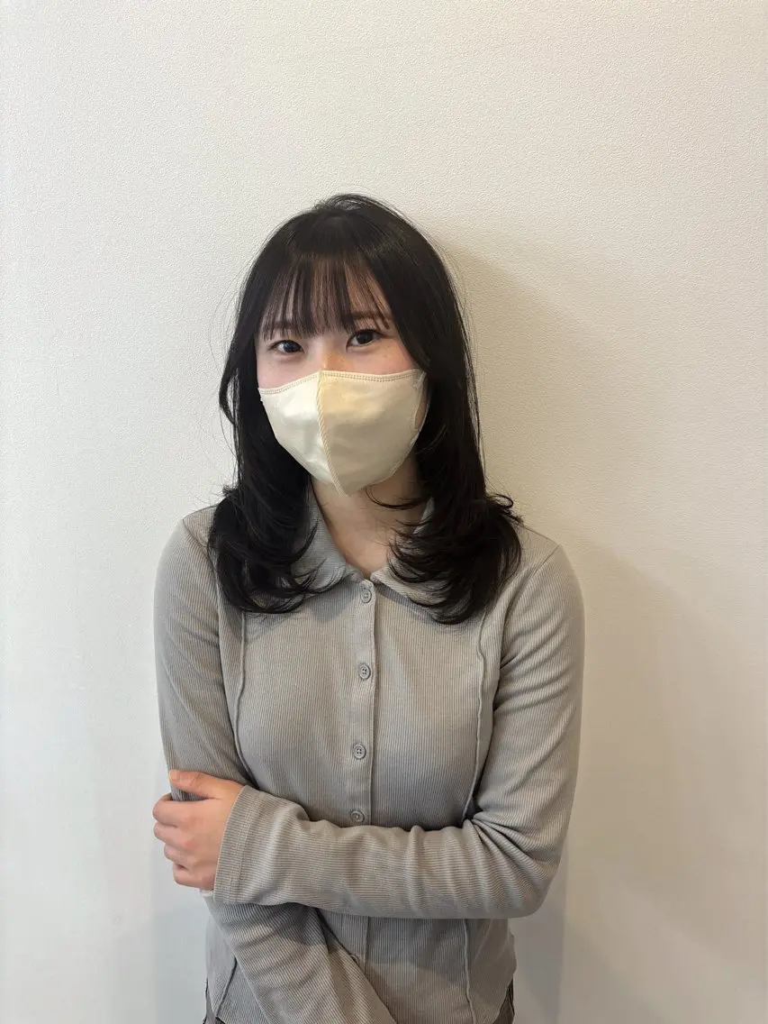 ミディアム 鍋嶋 涼香のヘアスタイル
