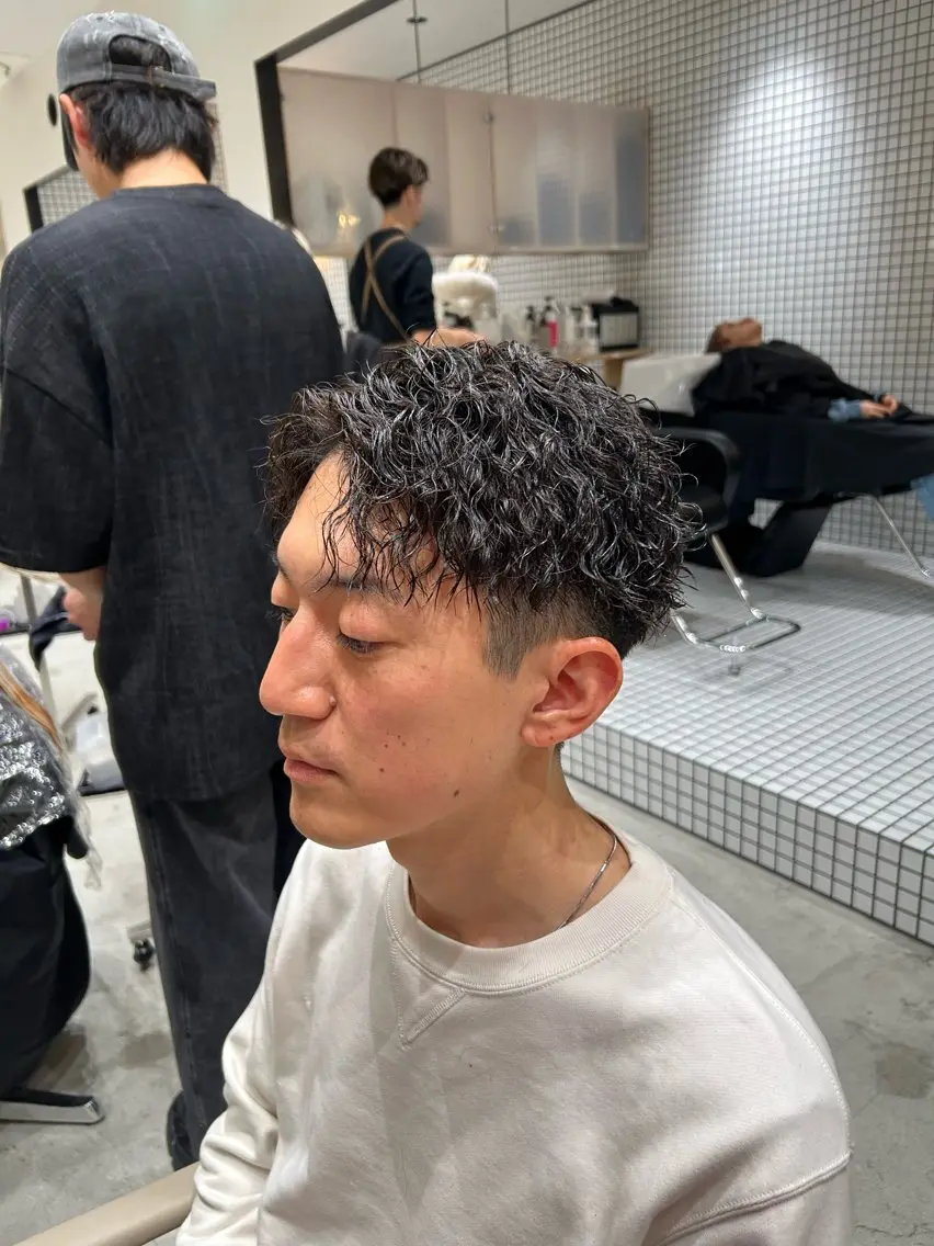 パーマ メンズ フェードカット メンズパーマ ツイストスパイラルパーマ スパイラルパーマ 🐲ツイスパ🐲 フェード/龍のヘアスタイル