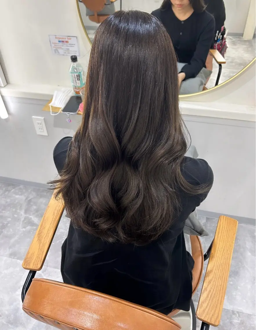 ロング カラー グレージュ オリーブグレージュ オリーブグレー ヘアカラー トリートメント momo ♡のヘアスタイル