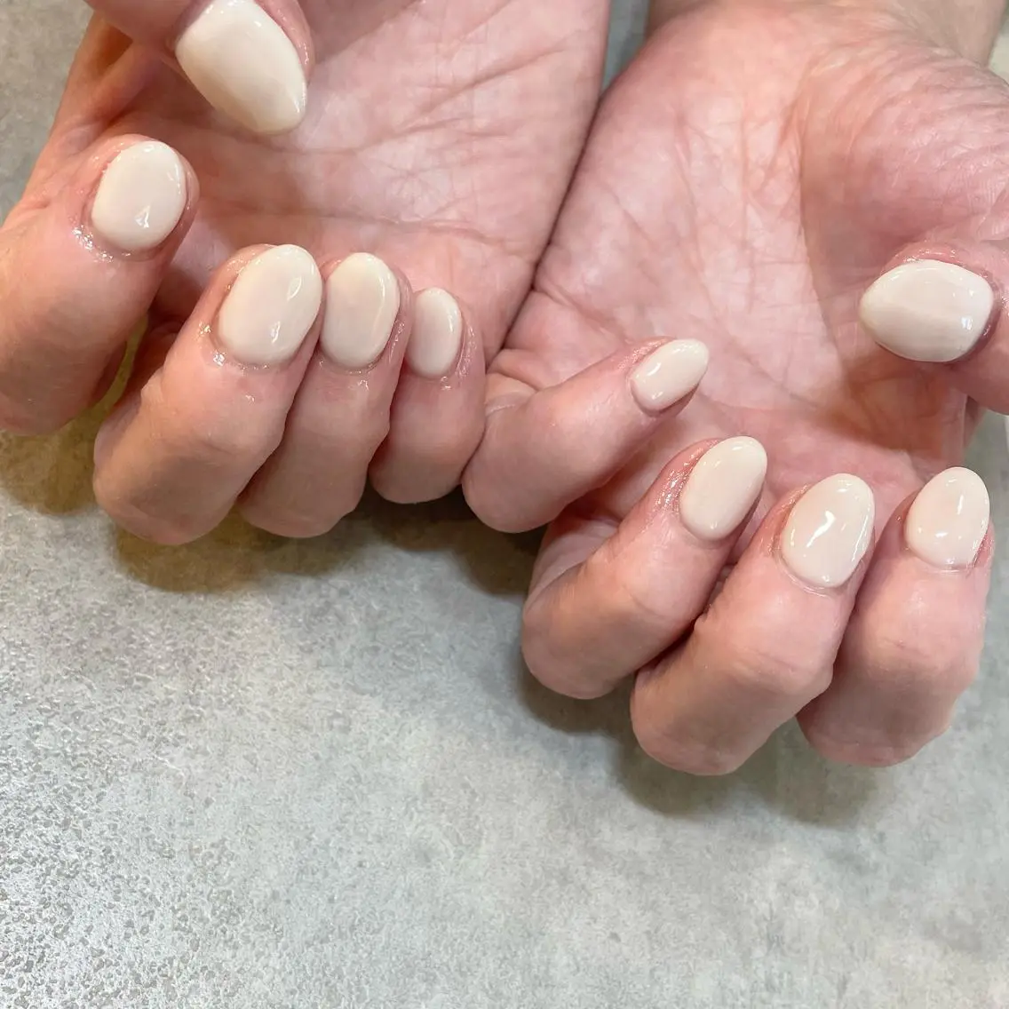 ネイル ホワイト Nail Salon Gummi.のネイルデザイン