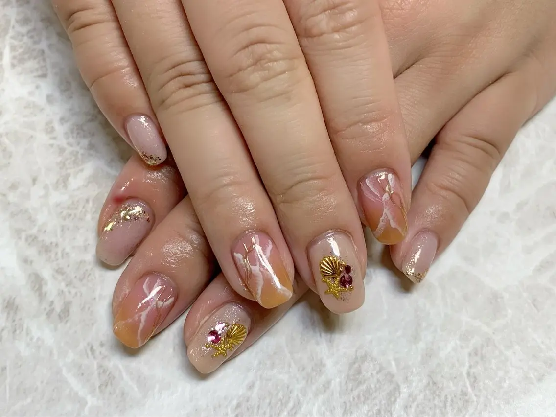 ネイル ニュアンスネイル 夏ネイル ハンドネイル Viva Joieのネイルデザイン
