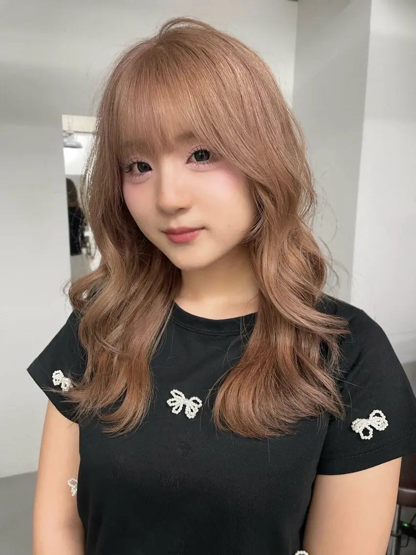 セミロング カラー ベージュカラー カット ヘアカラー レイヤーカット/ ハイトーン/ゆうあのヘアスタイル