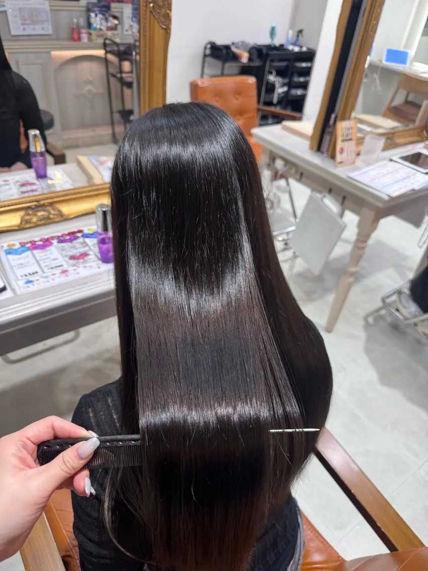 ロング カラー ヘアカラー 戸張 渚のヘアスタイル