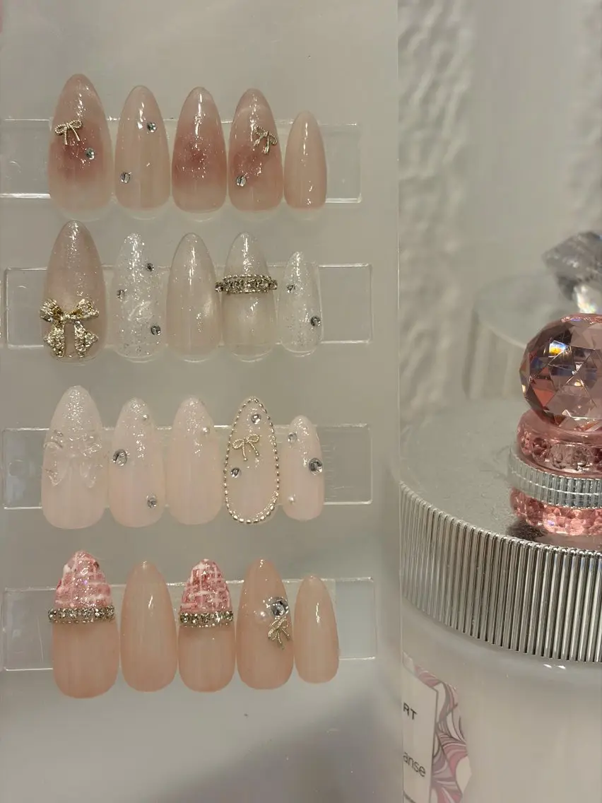 ネイル ドット マグネットネイル リボン ツイードネイル ワンホンネイル ハンドネイル M🎀 nailのネイルデザイン