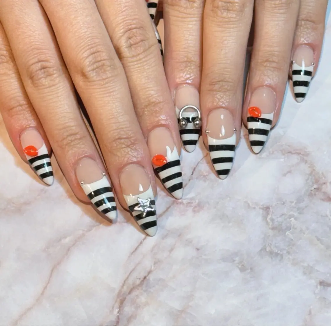 ネイル ボーダー ハンドネイル brodia nails m_riのネイルデザイン