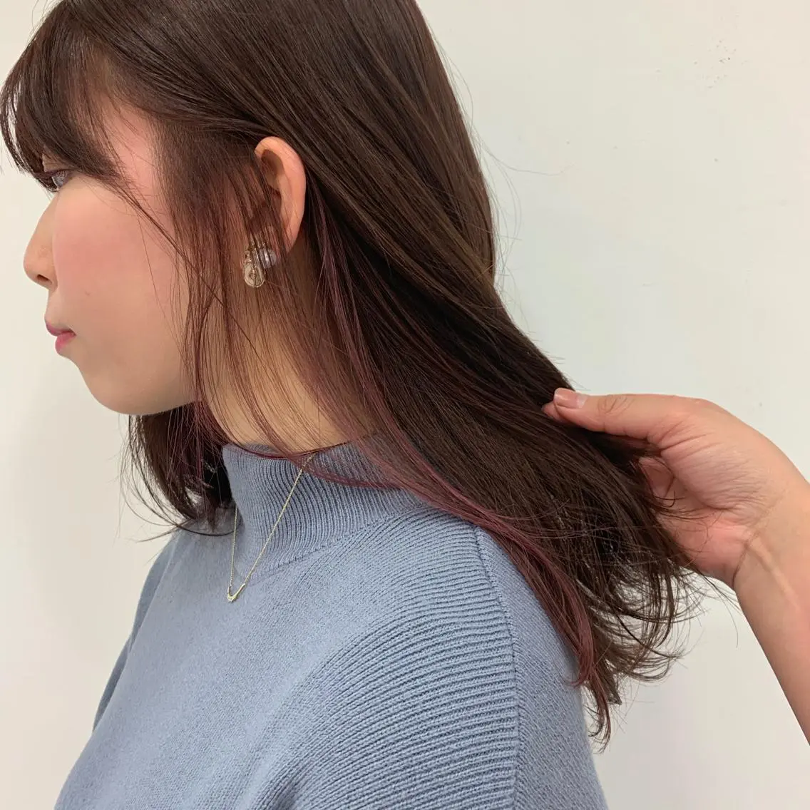 セミロング カラー ブリーチ インナーカラー ヘアカラー トリートメント お肌の角質ｹｱ / ﾍﾞﾗｽﾃｷﾞのヘアスタイル