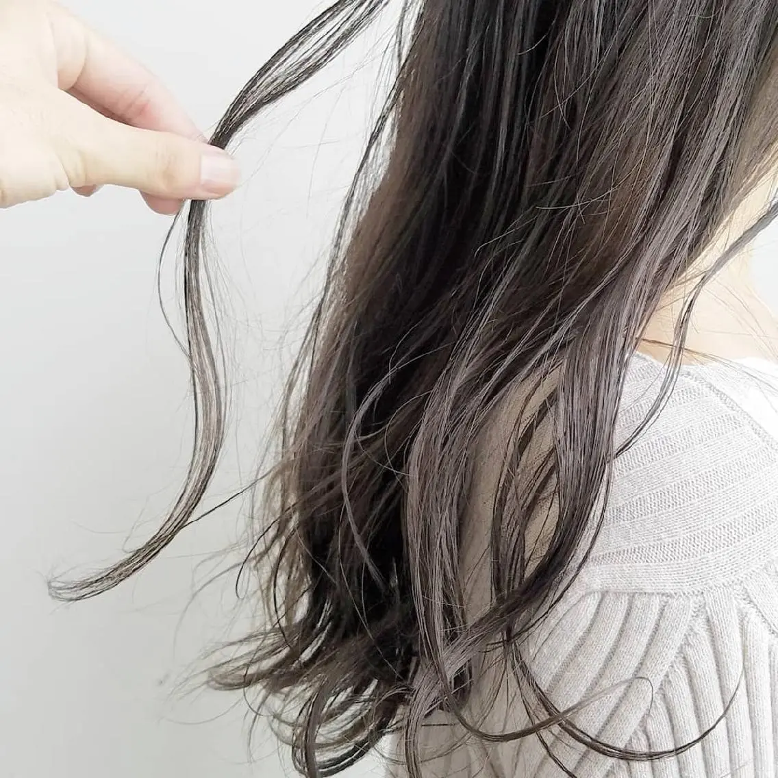 ミディアム カラー ネイル パーマ ヘアアレンジ マツエク・マツパ 透明感カラー グレージュ iplus　眉毛と まつげパーマ専門店のマツエク・マツパデザイン