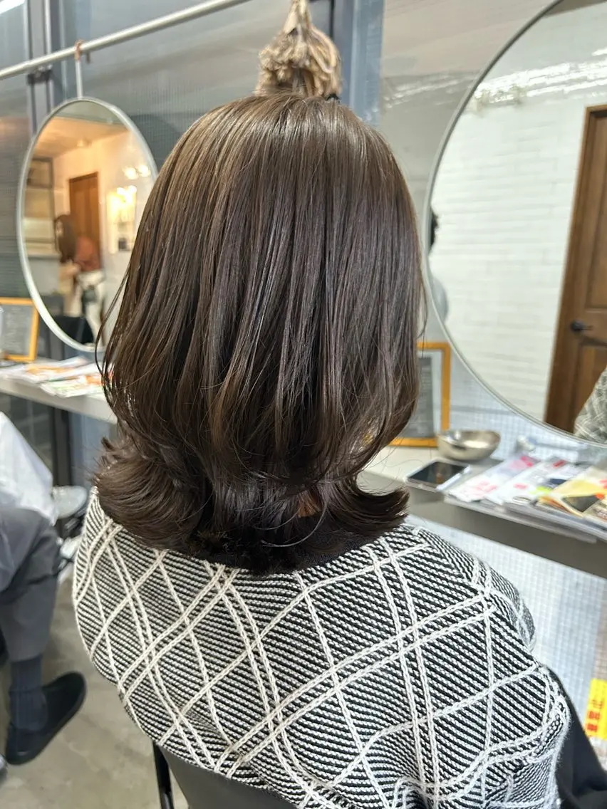 ミディアム カラー アディクシーカラー 透明感カラー くびれヘア くびれレイヤー レイヤーカット やすだ しおりのエステ・リラクイメージ