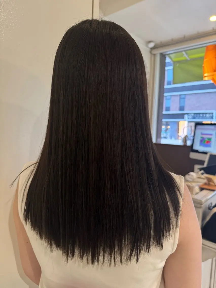 ロング カラー ベージュカラー ブリーチ 透明感カラー ブリーチなしカラー NICCOLO室見 Erinaのヘアスタイル