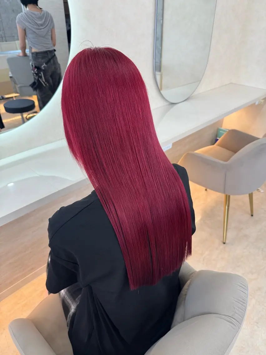 ロング カラー ブロンド レッドカラー ヘアカラー トリートメント ヘアセット 小川 新大のヘアスタイル