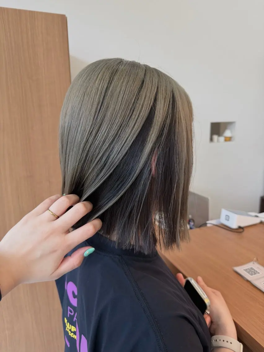 ミディアム ヘアカラー 鈴木 梨瑚のヘアスタイル