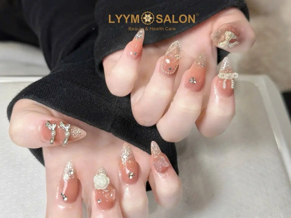 ネイル アートネイル 韓国ネイル ラメ(グリッター) ピンク ハンドネイル LYYM Salonのネイルデザイン
