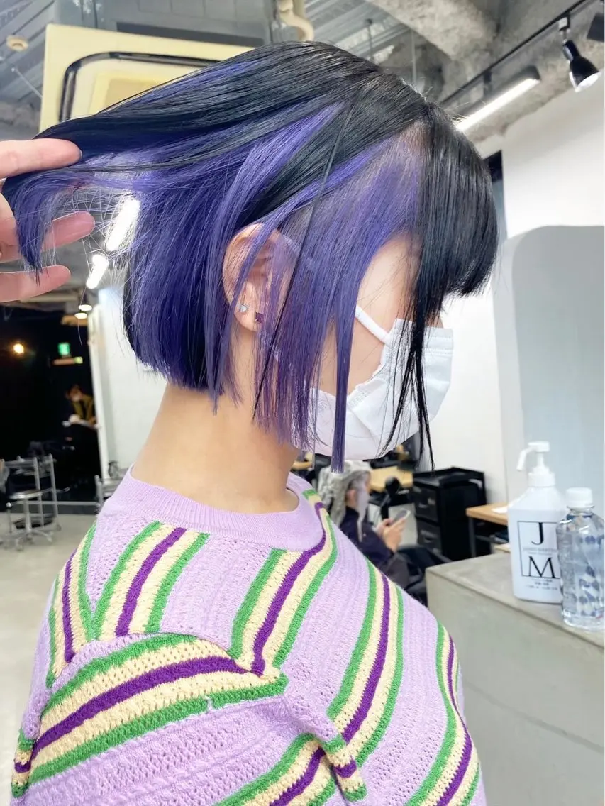 ショート カラー イヤリングカラー インナーカラー パープルカラー ボブ トリートメント RYOSUKE ハイトーンのヘアスタイル