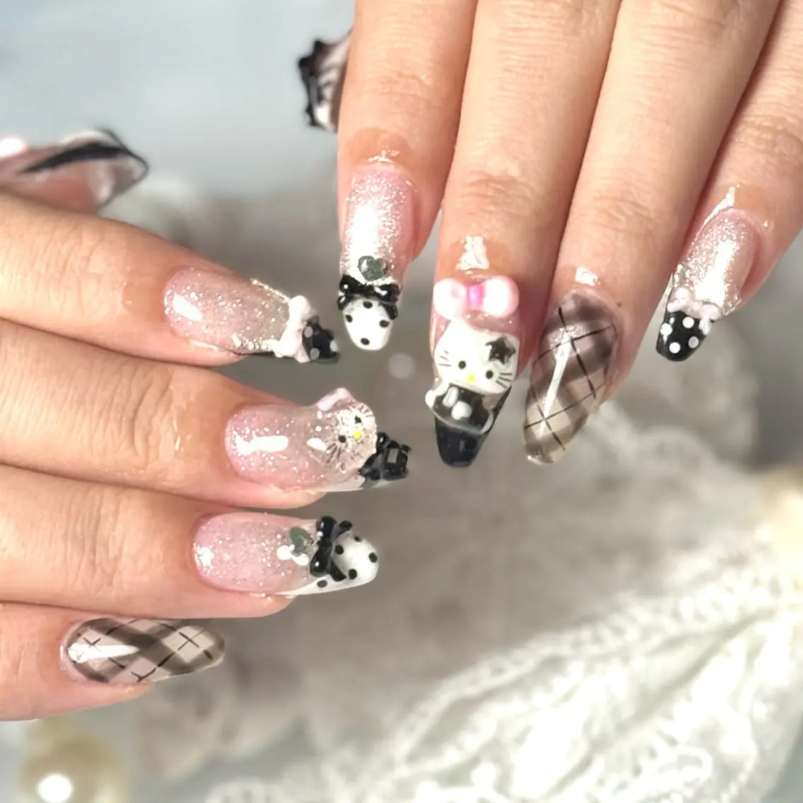 ネイル ハンドネイル ルシイ🎀新宿長さ 出しパーツ専門店のネイルデザイン