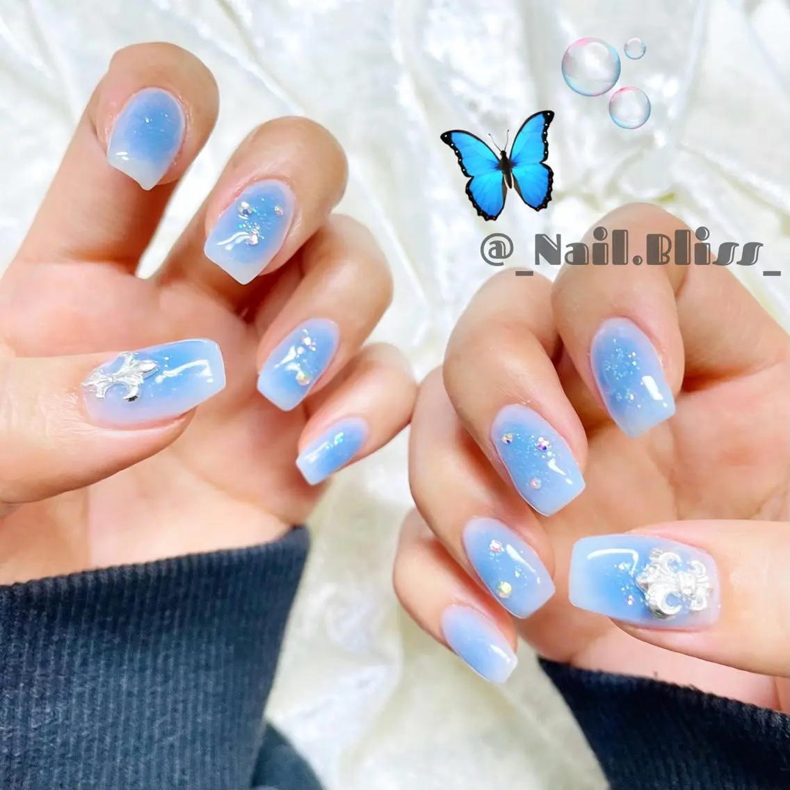 ネイル チークネイル 水色 ハンドネイル NAIL BLISSのネイルデザイン